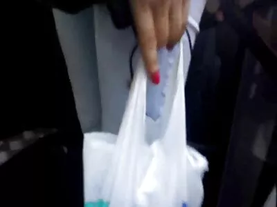 پرجوش سنہرے بالوں والی اس کے بستر میں فلیم سکی ایرانی ہو گیا