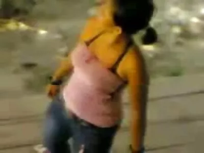 Kinky سکس ایرانی با گریه brunette Sara Luvv ہو جاتا ہے اس کے تنگ سوراخ ہل چلایا