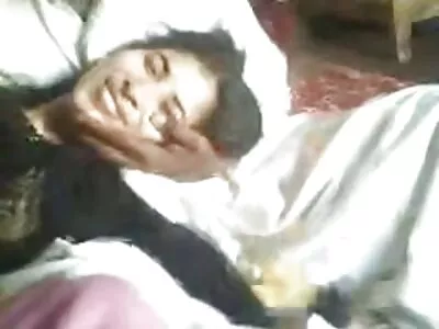پیاری لڑکی کالا لنڈ چوسنا پسند sسکسی ایرانی کرتی ہے۔