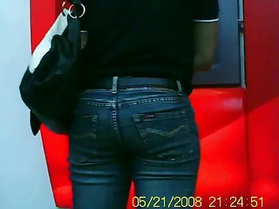 خوبصورت سنہرے بالوں شبکه سکسی ایرانی والی ایک گنجے آدمی کو چود رہا ہے۔