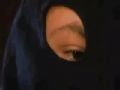 لونگ فیلمهایسکسی ایرانی روم میں چھوٹی سی لڑکی جوڈی جولی نے چمٹا دیا۔