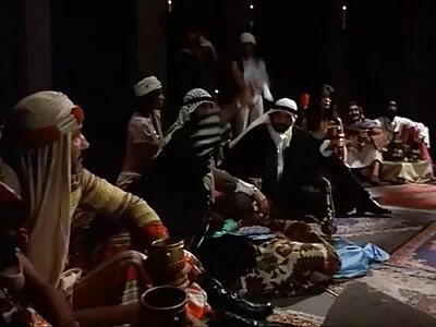 پیارا ایشیائی سکس با زن ایرانی نوجوان وینا اسکائی لونگ روم میں مشکل سے بھاڑ میں جاتی ہے۔