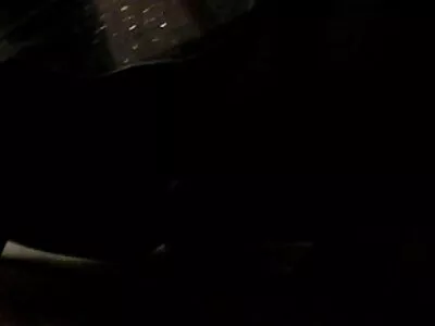 سنہرے بالوں فیلم سسکسی ایرانی والی اپنے عاشق کے چہرے پر بیٹھی ہے۔
