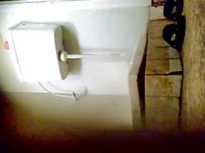 خوبصورت لڑکی نے سکس با خواهر ایرانی اپنے باغ میں ڈک چوس لیا۔